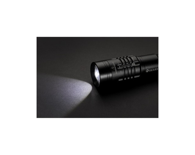 Latarka Gear X, ładowana przez USB z logo firmy w LazyStore!