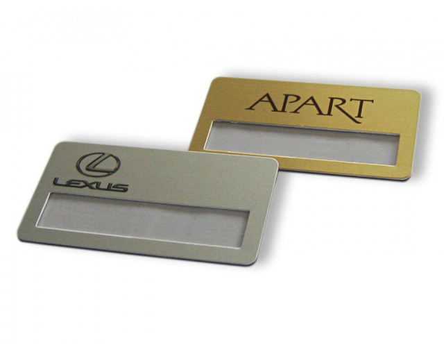 Identyfikator aluminiowy z okienkiem z logo firmy w LazyStore!