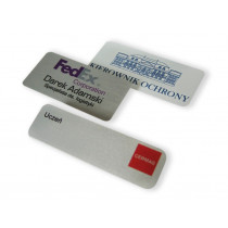 Identyfikator aluminiowy z logo firmy w LazyStore!