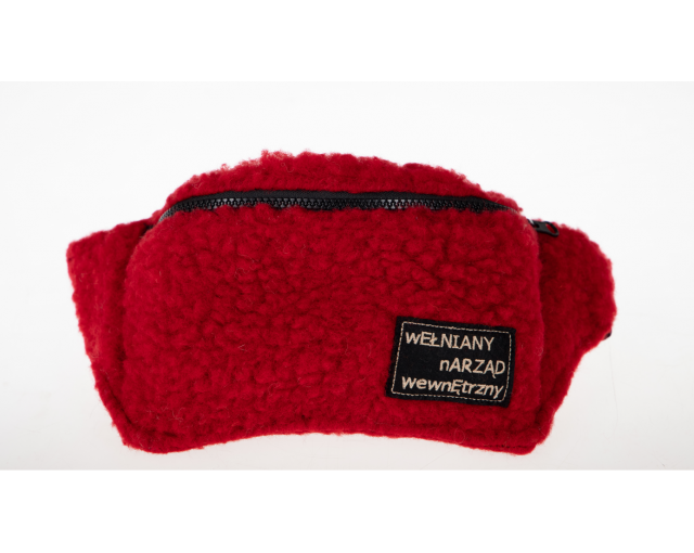 Nerka z owczej wełny z logo firmy w LazyStore!