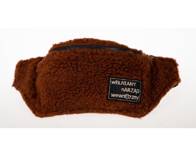 Nerka z owczej wełny z logo firmy w LazyStore!