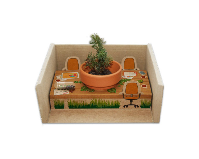 Diorama z logo firmy w LazyStore!