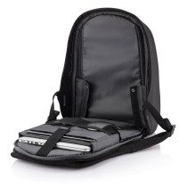 Bobby Hero Regular plecak chroniący przed kieszonkowcami z logo firmy w LazyStore!