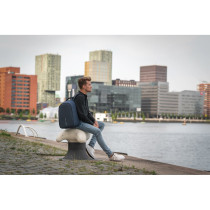 Bobby Hero Regular plecak chroniący przed kieszonkowcami z logo firmy w LazyStore!