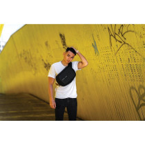 Bobby Sling, plecak chroniący przed kieszonkowcami z logo firmy w LazyStore!