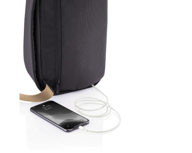 Bobby Sling, plecak chroniący przed kieszonkowcami z logo firmy w LazyStore!