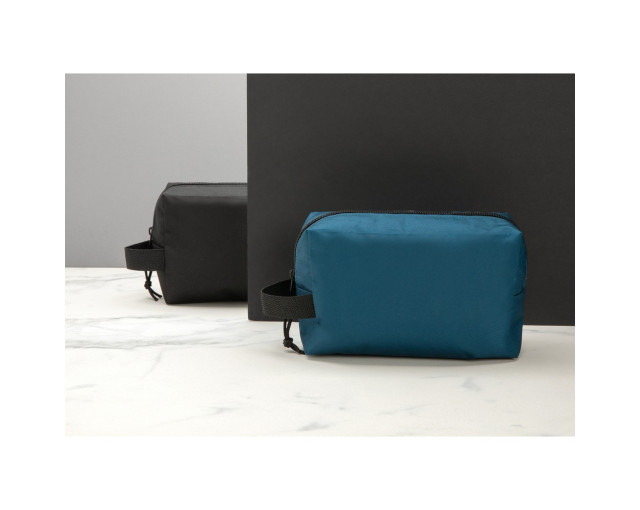 Kosmetyczka Impact AWARE™ rPET z logo firmy w LazyStore!