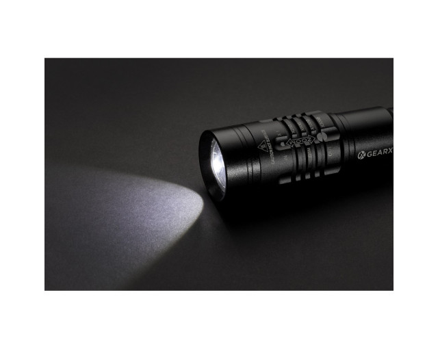 Latarka Gear X, ładowana przez USB z logo firmy w LazyStore!