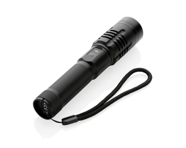 Latarka Gear X, ładowana przez USB z logo firmy w LazyStore!