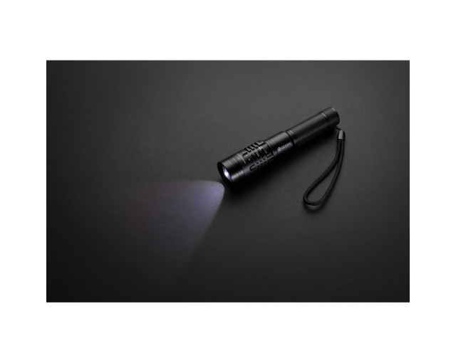 Latarka Gear X, ładowana przez USB z logo firmy w LazyStore!