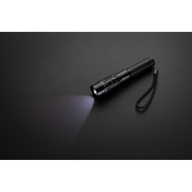 Latarka Gear X, ładowana przez USB z logo firmy w LazyStore!