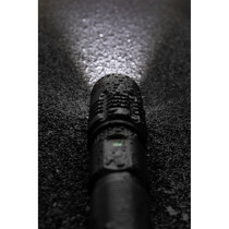 Latarka Gear X, ładowana przez USB z logo firmy w LazyStore!