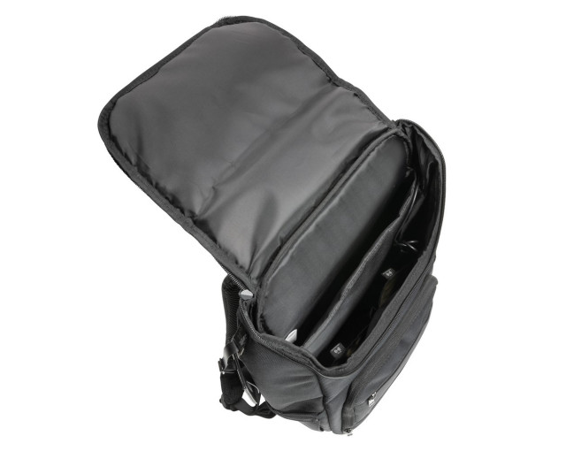 Plecak na laptopa Swiss Peak 15.6", ochrona RFID z logo firmy w LazyStore!