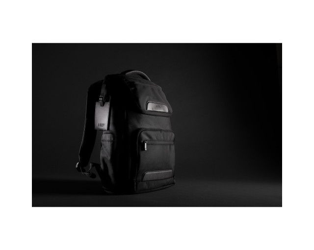 Plecak na laptopa Swiss Peak 15.6", ochrona RFID z logo firmy w LazyStore!