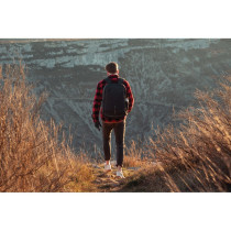 Bobby Explore plecak chroniący przed kieszonkowcami z logo firmy w LazyStore!