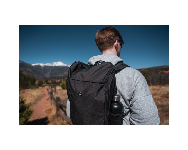 Plecak na laptopa 15" Swiss Peak AWARE™ RPET z logo firmy w LazyStore!