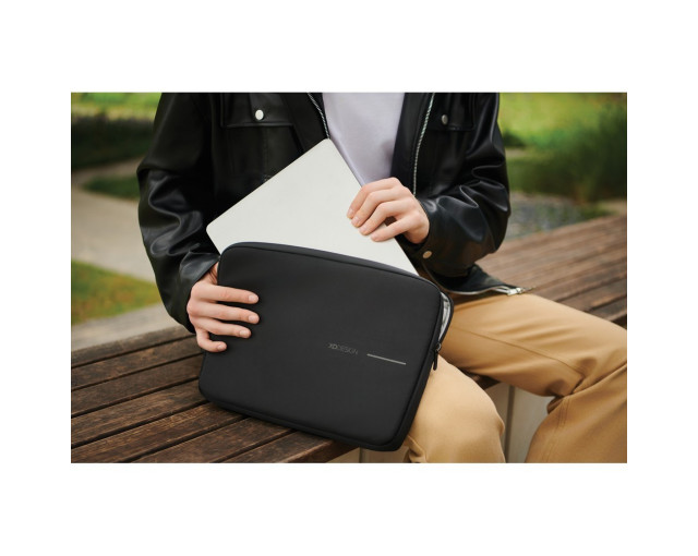 Pokrowiec na laptopa 14" z logo firmy w LazyStore!