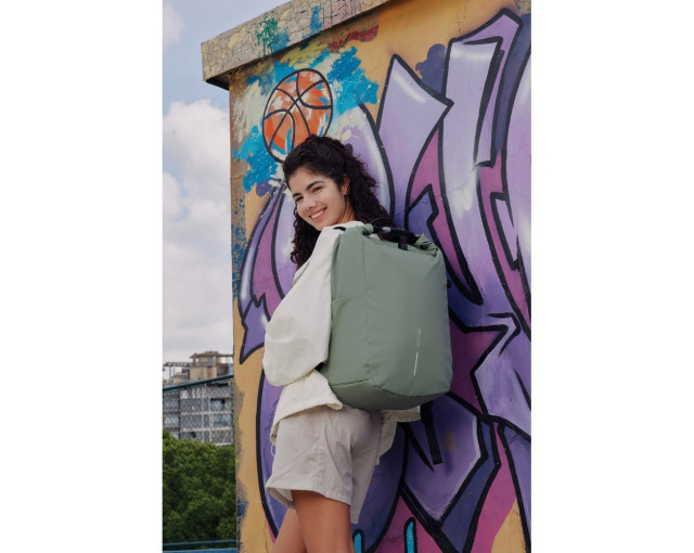 Plecak chroniący przed kieszonkowcami Urban z logo firmy w LazyStore!
