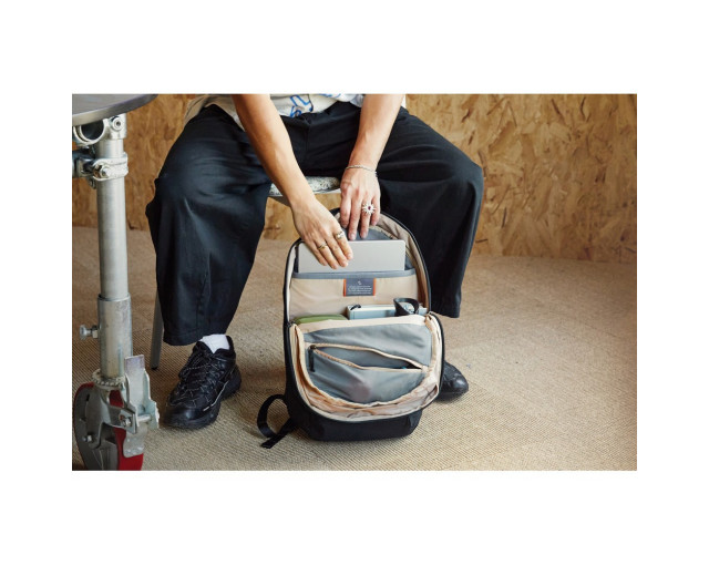 Plecak na laptopa 16" Bellroy Via z logo firmy w LazyStore!