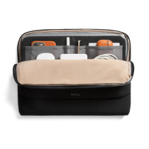 Pokrowiec na laptopa 16" Bellroy z logo firmy w LazyStore!