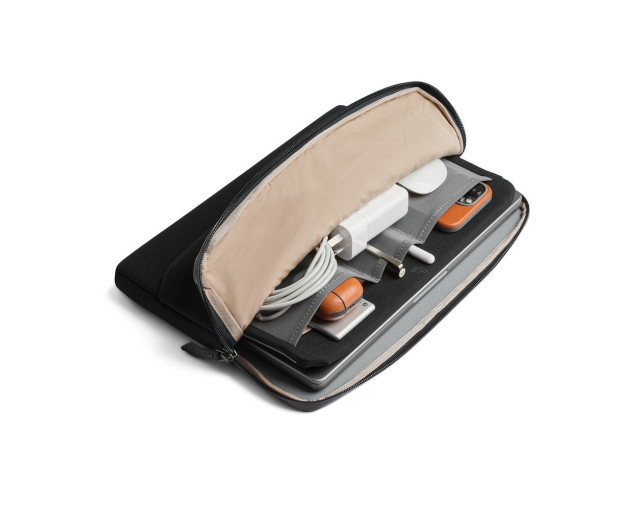 Pokrowiec na laptopa 16" Bellroy z logo firmy w LazyStore!
