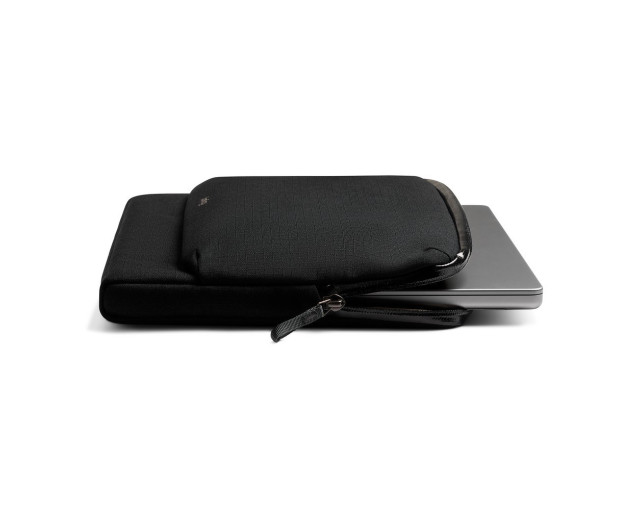 Pokrowiec na laptopa 16" Bellroy z logo firmy w LazyStore!