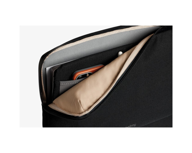 Pokrowiec na laptopa 16" Bellroy z logo firmy w LazyStore!