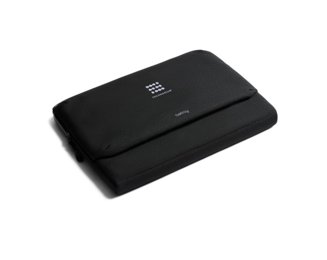 Pokrowiec na laptopa 16" Bellroy z logo firmy w LazyStore!