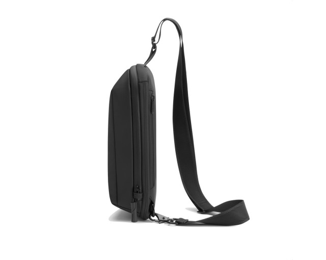 Wodoszczelna torba na ramię, saszetka Urban Sling z logo firmy w LazyStore!