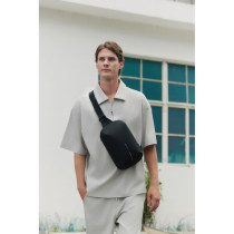Wodoszczelna torba na ramię, saszetka Urban Sling z logo firmy w LazyStore!