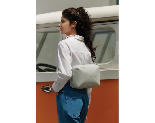 Wodoszczelna torba na ramię, saszetka Urban Sling z logo firmy w LazyStore!