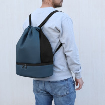 Worek z szerokimi paskami z logo firmy w LazyStore!