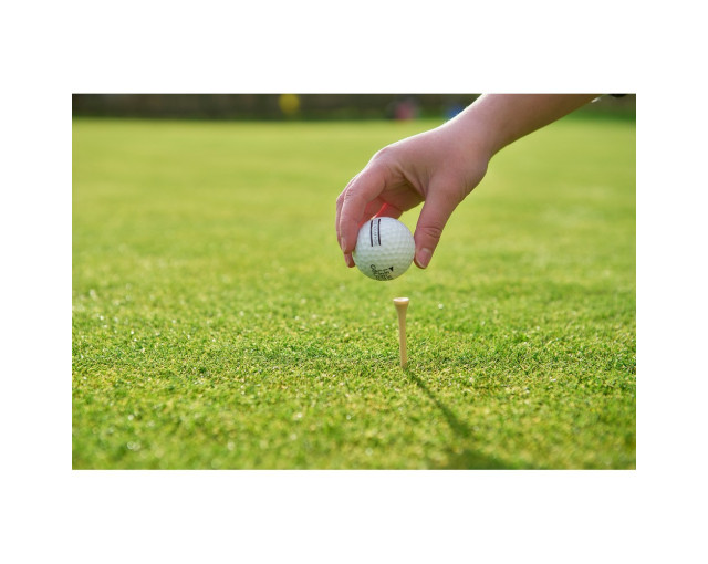 Zestaw drewnianych akcesoriów golfowych z logo firmy w LazyStore!