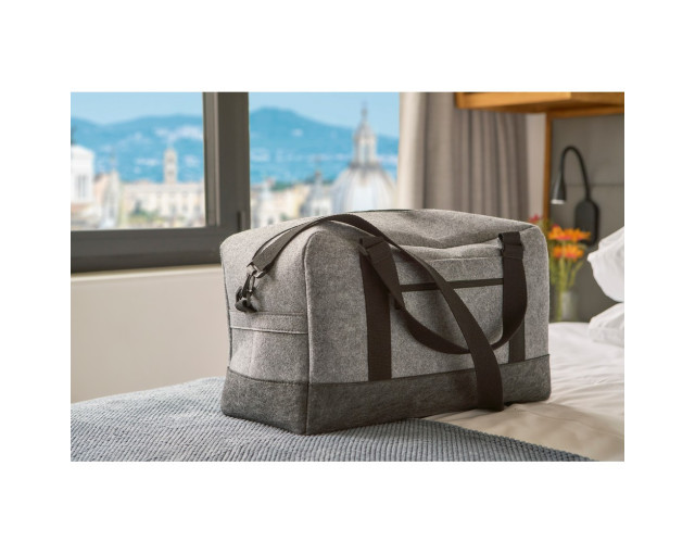 Torba sportowa, podróżna RPET z logo firmy w LazyStore!