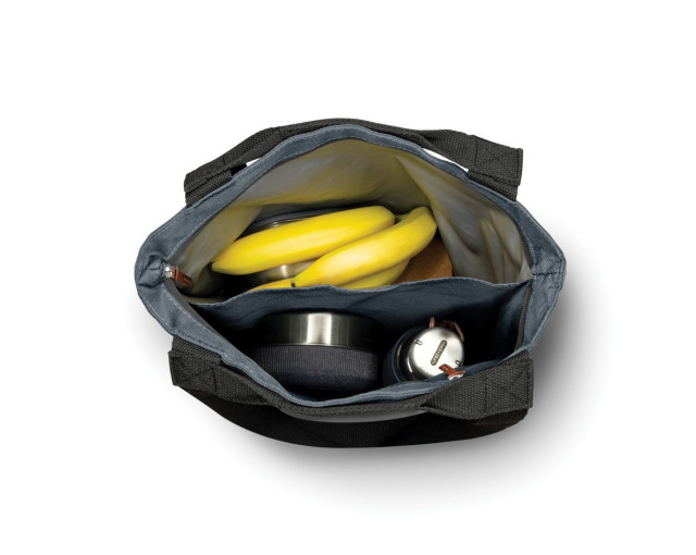 Torba termoizolacyjna Black+Blum z logo firmy w LazyStore!