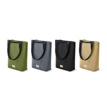 Torba termoizolacyjna Black+Blum z logo firmy w LazyStore!