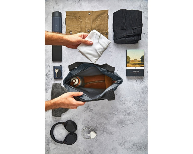 Torba termoizolacyjna Black+Blum z logo firmy w LazyStore!