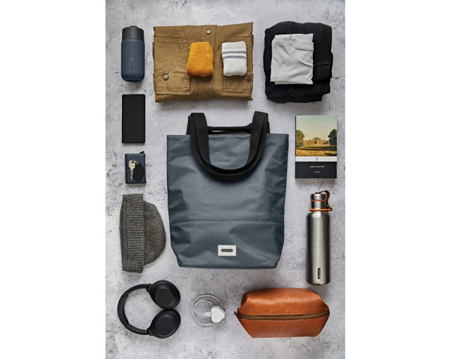 Torba termoizolacyjna Black+Blum z logo firmy w LazyStore!
