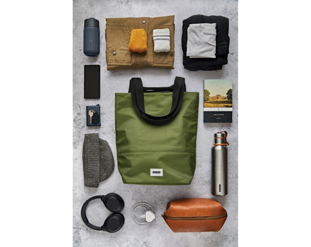 Torba termoizolacyjna Black+Blum z logo firmy w LazyStore!