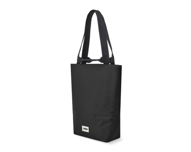 Torba termoizolacyjna Black+Blum z logo firmy w LazyStore!