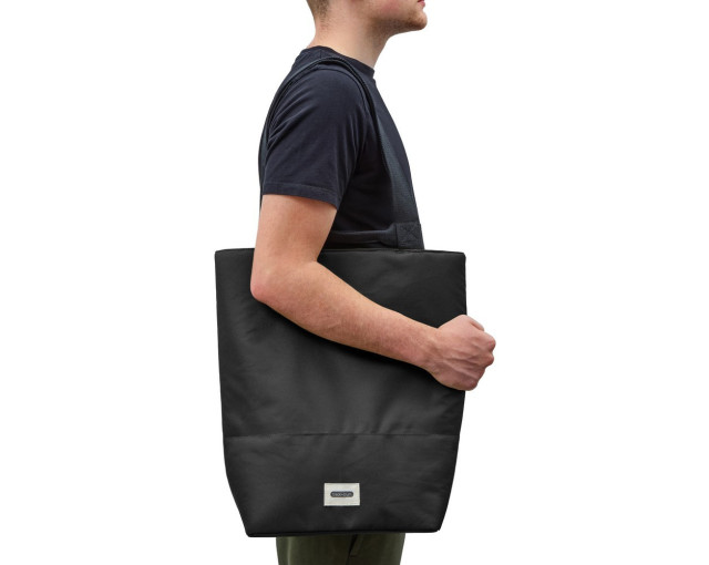 Torba termoizolacyjna Black+Blum z logo firmy w LazyStore!