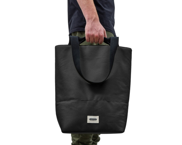 Torba termoizolacyjna Black+Blum z logo firmy w LazyStore!