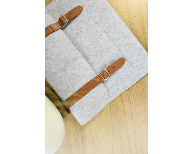 Torba na laptopa 14" z filcu RPET z logo firmy w LazyStore!