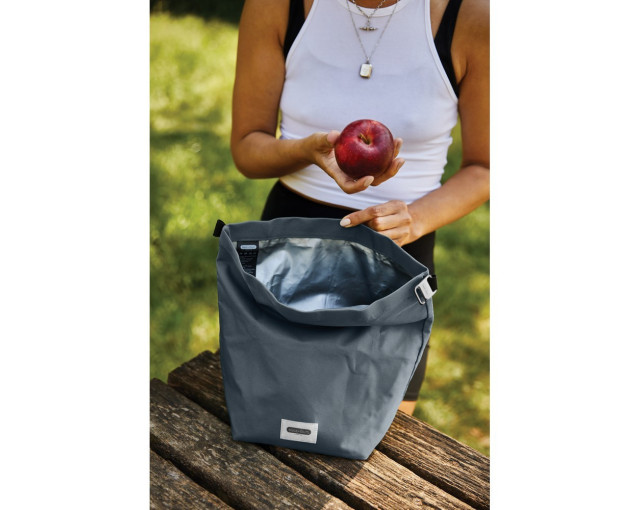 Torba termoizloacyjna Black+Blum z logo firmy w LazyStore!