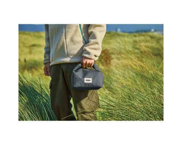 Torba termoizloacyjna Black+Blum z logo firmy w LazyStore!