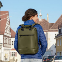 Plecak laptopa 16,2" Hama Lightweight z logo firmy w LazyStore!