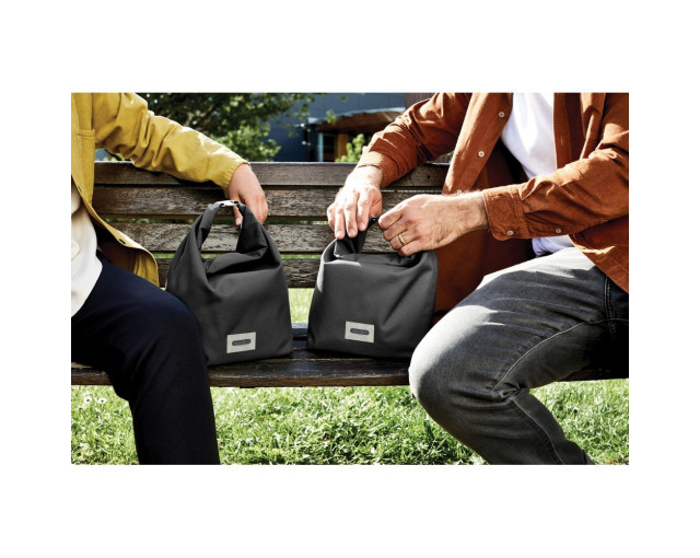 Torba termoizloacyjna Black+Blum z logo firmy w LazyStore!