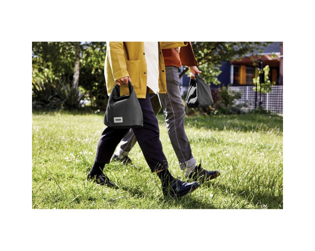 Torba termoizloacyjna Black+Blum z logo firmy w LazyStore!