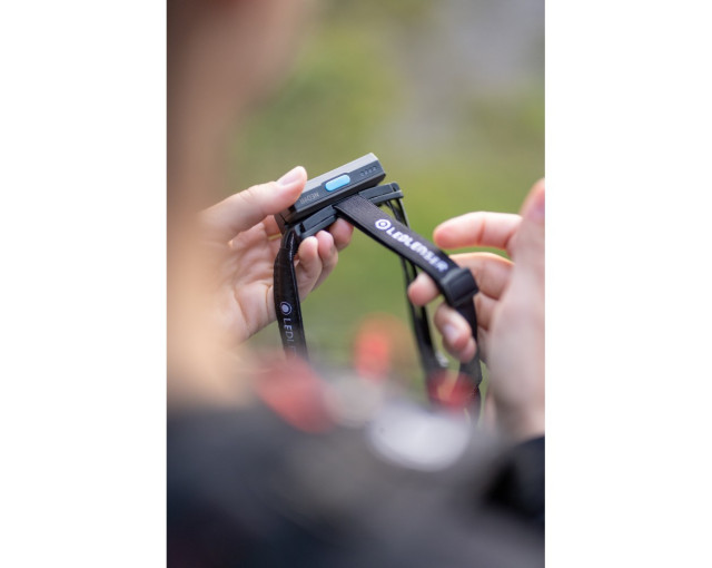 Latarka na głowę Ledlenser NEO9R z logo firmy w LazyStore!