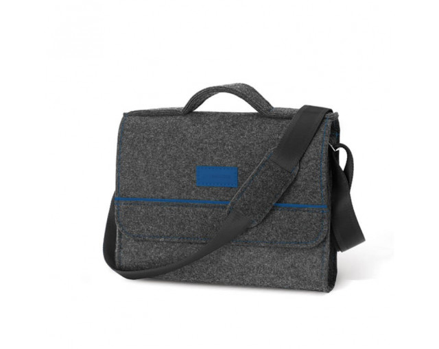Filcowa torba na laptopa z logo firmy w LazyStore!